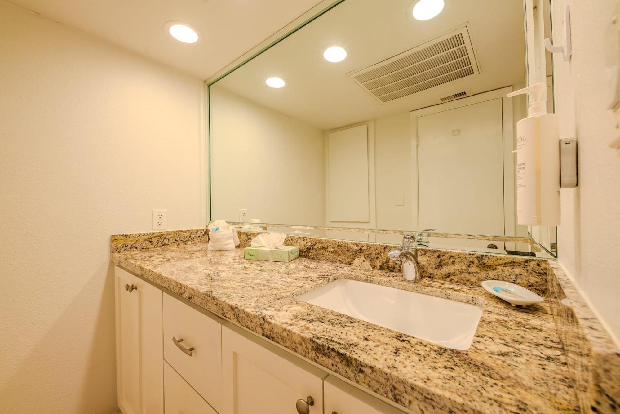 Kingfishers Retreat Serene 1Br Escape With Balcony 207 South Padre Island Zewnętrze zdjęcie